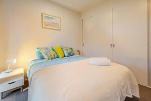 Gallery image of Two Story, Torquay Holiday Home with Large Balcony in Torquay
