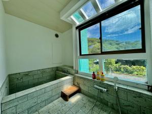 Fotografie z fotogalerie ubytování ティファニー大理石風デザイナーズハウス蒂芙尼 v destinaci Atami