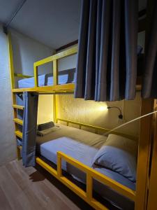 Postel nebo postele na pokoji v ubytování Easy Hostel