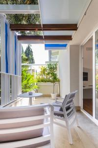 Balkón nebo terasa v ubytování Calapetra Resort