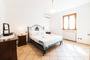 Postel nebo postele na pokoji v ubytování Lovely cosy villa, jacuzzi, nature + 94 fotografií