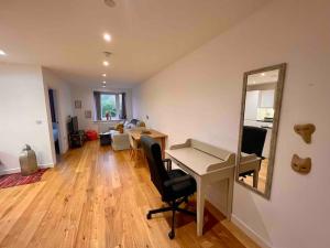 Φωτογραφία από το άλμπουμ του BeeStay - Cosy 1 bed flat in the heart of Cheadle Hulme σε Cheadle Hulme