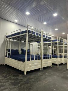 Palanda nebo palandy na pokoji v ubytování ZEST STAYS 1054-ANDHERI WEST