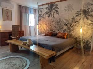 Postel nebo postele na pokoji v ubytování Villa mimosa + 37 fotografií