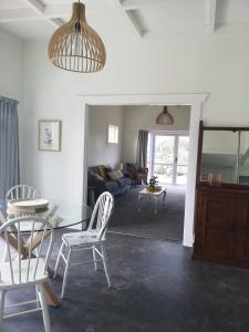 Prostor za sedenje u objektu Renovated Character with Spa