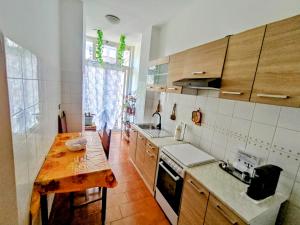 Dapur atau dapur kecil di Double- Room Basilica San Paolo