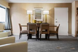 Posezení v ubytování DoubleTree by Hilton Spokane City Center