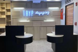 Majutusasutuses TRYP by Wyndham Mayaguez olev sertifikaat, autasu, silt või muu dokument