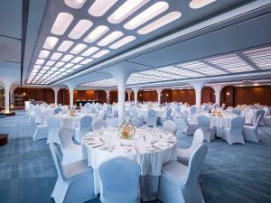 Restaurace v ubytování Queen Elizabeth 2 Hotel