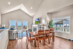 Η κουζίνα ή μικρή κουζίνα στο Eagle Townhome
