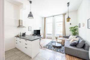 Charming & Cozy Central 1BEDRM Suites 1081 Budapest, Bezerédj utca 9 kép - 2