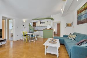 Posedenie v ubytovaní Apartman KLARA 2