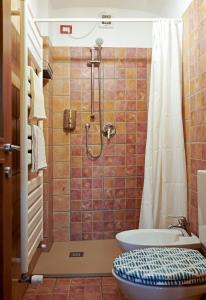 A bathroom at Cascina Sant'Eufemia