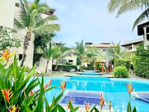สระว่ายน้ำที่อยู่ใกล้ ๆ หรือใน Turtle's Nest Condo