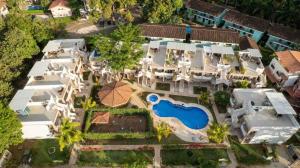 Bazén v ubytování Ocean Breeze Condo nebo v jeho okolí