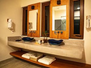 Lavandas de Cunha Pousada Boutique的一间浴室