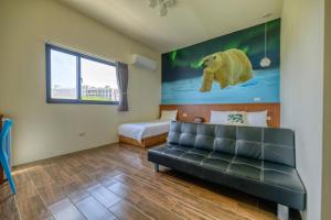 Khu vực ghế ngồi tại Across the Ocean B&B