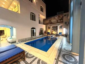 Bazén v ubytování Nun Pyramids Hotel nebo v jeho okolí