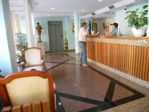 Lobbyn eller receptionsområdet på Apartamentos Nerja Bahia
