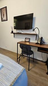 Μια τηλεόραση ή/και κέντρο ψυχαγωγίας στο Logement Arche de la Défense, Arena spectacle, wifi, parking gratuit