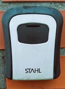 un electrodoméstico blanco y negro con la palabra «stil» en Kaim Hill Cracow Chillout Zone, en Cracovia 13 fotos más