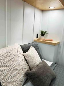 Gallery image of The Endeavor Tiny Home! in Elizabethtown +12 photos