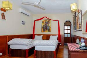 Ruang duduk di Lake Twenty Thousand Farm and Retreat, LTK - Haweli