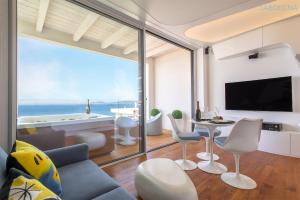 Gallery image of Amare Penthouse with Hot Tub Facing the Sea in Alghero +42 photos