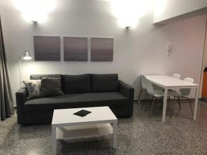 A seating area at Bahia Colon
