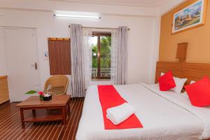 Letto o letti in una camera di Basundhara Resort Pokhara