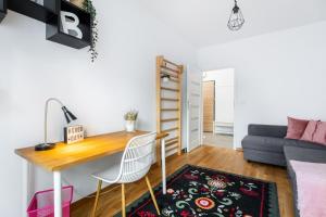 Fotografia z galérie ubytovania Modern 70m Apartment With Private Garden Metro vo Varšave
