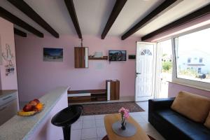 Μια τηλεόραση ή/και κέντρο ψυχαγωγίας στο Apartments in Silo - Insel Krk 14530
