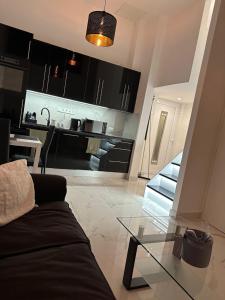 Black and White Apartment in Siófok 8600 Siófok, Deák Ferenc sétány 6 kép - 2