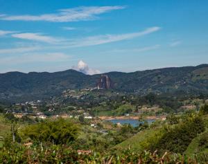Gallery image of Hermosa finca con vista a la piedra y embalse de Guatapé, con jacuzzi y piscina in Guatapé