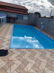 Bazén v ubytování Pousada dos amigos nebo v jeho okolí