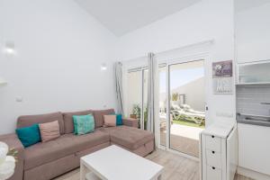 Küche/Küchenzeile in der Unterkunft Playa del Aguila Bungalow con Terraza Solarium