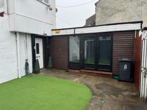 Gambar di galeri bagi The Schoolhouse Largs di Largs