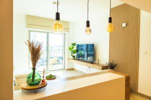 Galería fotográfica de Cozy Retreat At Waters Edge, By Voyage en Abu Dabi
