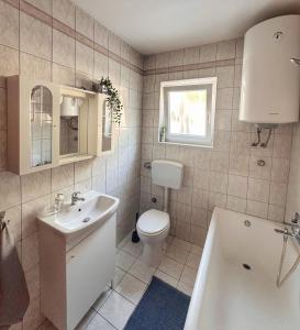 Koupelna v ubytování Apartments Matejčić + 37 fotografií