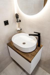 Afbeelding uit fotogalerij van Kazbegi Hills Cottages in Kazbegi +51 foto's