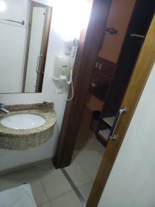 Ένα μπάνιο στο Hotel Boa Vista - 200mts do Shopping Pátio +12 φωτογραφίες
