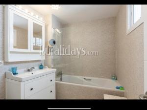 Phòng tắm tại La casa de Pascal +23 ảnh