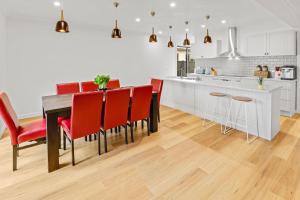 Η κουζίνα ή μικρή κουζίνα στο The Calzburg Guest Home