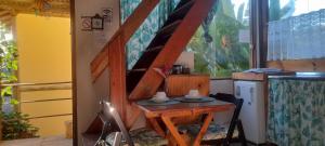 Balkón nebo terasa v ubytování Chalé Bonito Pousada em Paraty - Acomodações Privativas e Completas - Natureza - Wi-fi - TV - Garagem