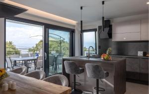 Istumisnurk majutusasutuses Lovely Home In Kostrena