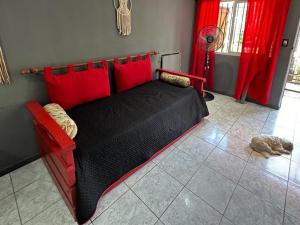 Katil atau katil-katil dalam bilik di Casa Roja 2 cdas del mar