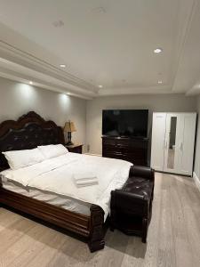 Postel nebo postele na pokoji v ubytování Private Rooms in Vancouver West