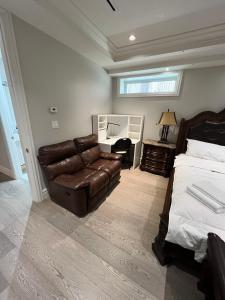 Posezení v ubytování Private Rooms in Vancouver West