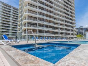 La alberca dentro o cerca de Beach Front Oasis with Private Courtyard