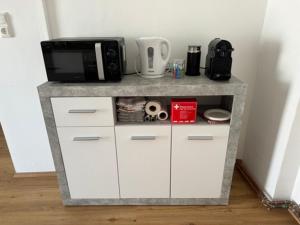 Ferienwohnung Langenlois的厨房或小厨房